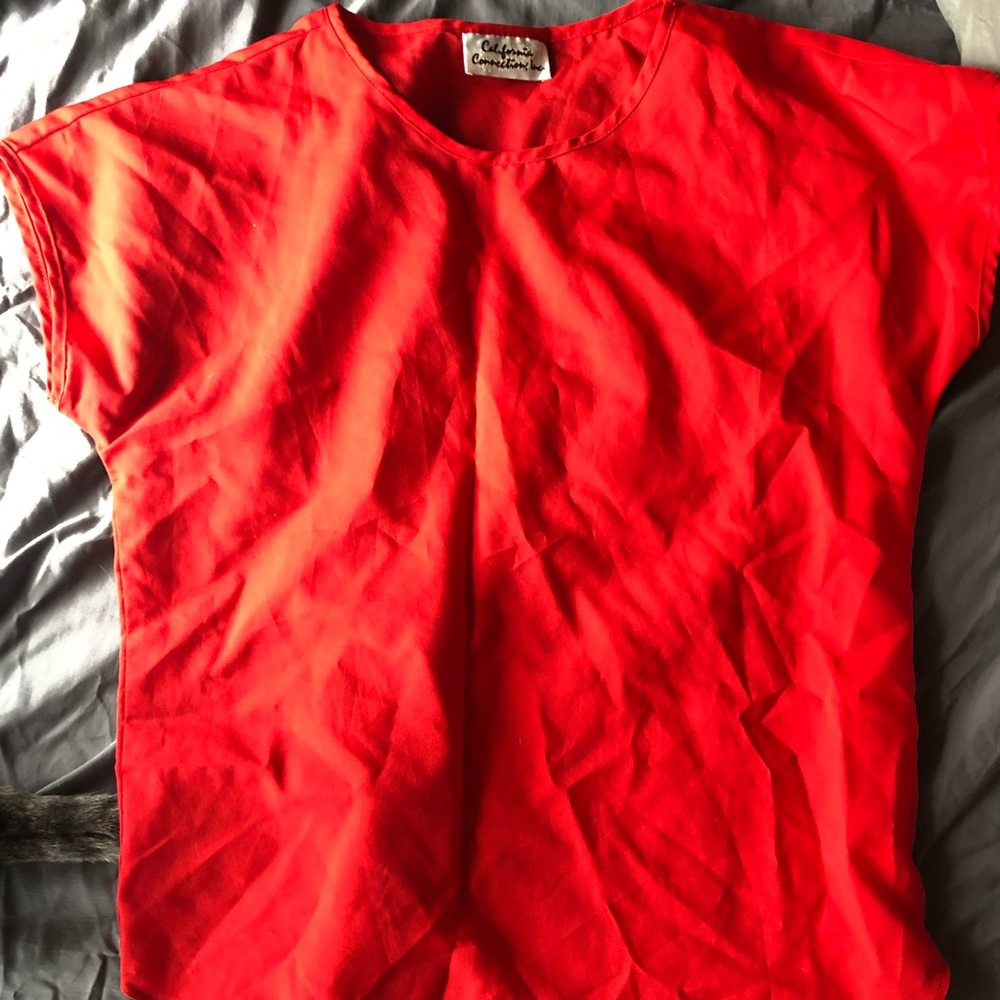 🆑⚡️Red lightweight top - Picture 2 of 4